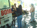 08/01/2008: Mujer sufre lesiones al caerse en la v�a p�blica.  Producto de la ca�da sufri� una lesi�n importante en su brazo. 