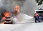 09/02/2008: Se incendi� un auto en la Colectora Yaqueme.  Los bomberos intentaron controlar el fuego que destruy� el auto. 