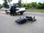 09/02/2008: Un lesionado al chocar una moto y un auto.  La moto sufri� da�os muy importantes. 