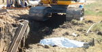26/04/2008: Muere un trabajador sepultado en la obra del acueducto de la termoel�ctrica.  El cuerpo del trabajador fallecido yace junto a la zanja que se derrumb�.    Otro result� herido de consideraci�n 